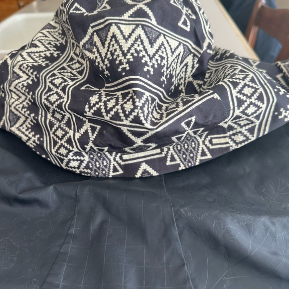 Burton dry ride Gortex living lining shell. - Picture 8 of 9